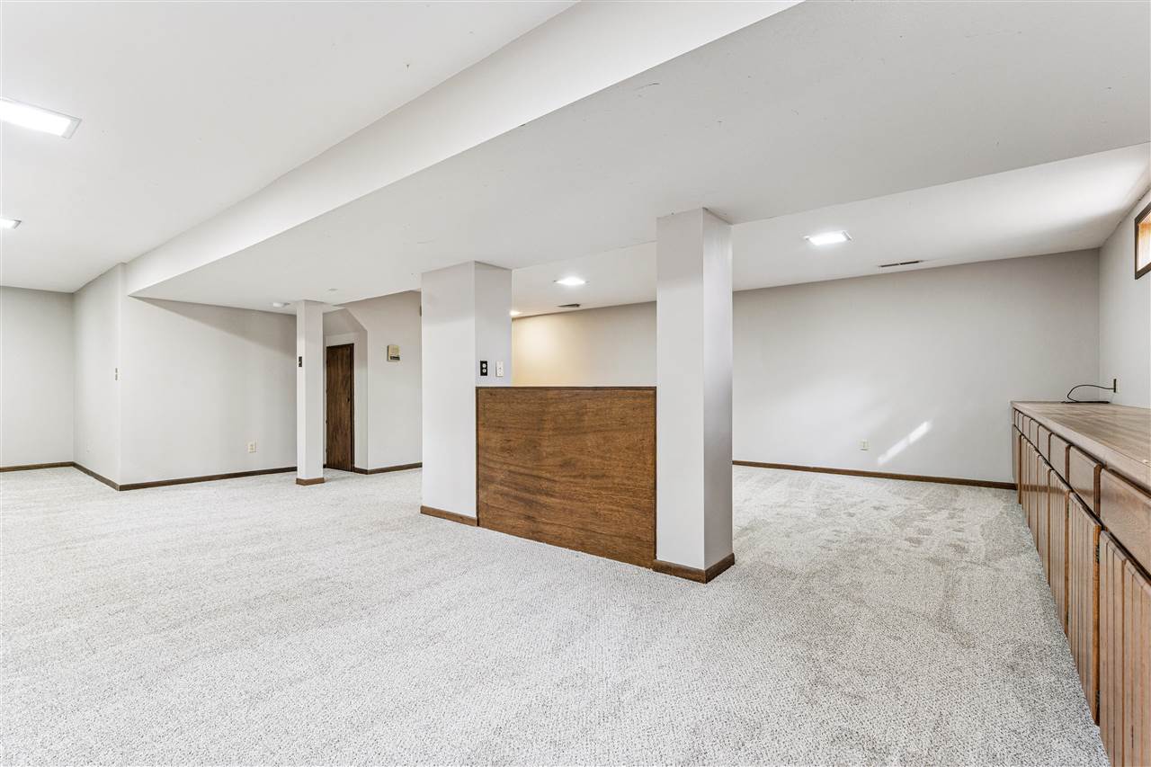 2259 Cae Drive Iowa City IA 52246