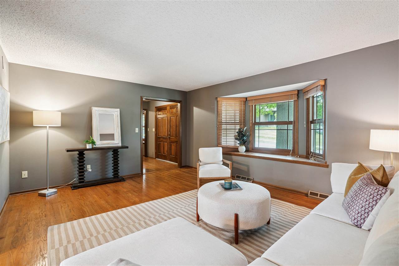 2259 Cae Drive Iowa City IA 52246