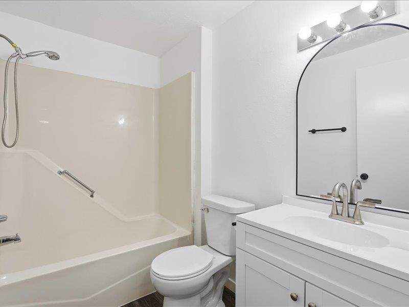 812 Benton Drive #14 Iowa City IA 52246
