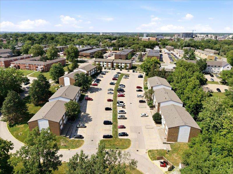 812 Benton Drive #14 Iowa City IA 52246