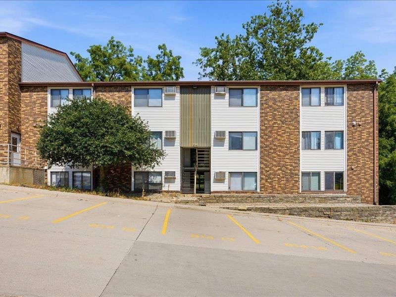 812 Benton Drive #14 Iowa City IA 52246