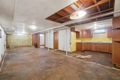 2121 Hwy 6 Trail Marengo IA 52301