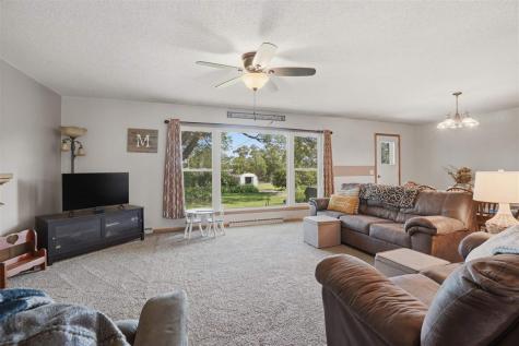 2121 Hwy 6 Trail Marengo IA 52301