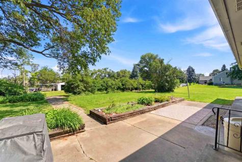 2121 Hwy 6 Trail Marengo IA 52301