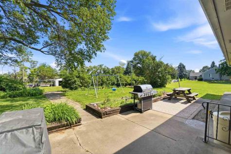 2121 Hwy 6 Trail Marengo IA 52301