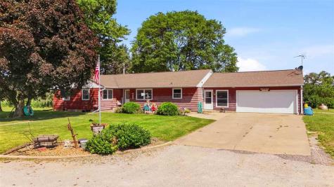 2121 Hwy 6 Trail Marengo IA 52301