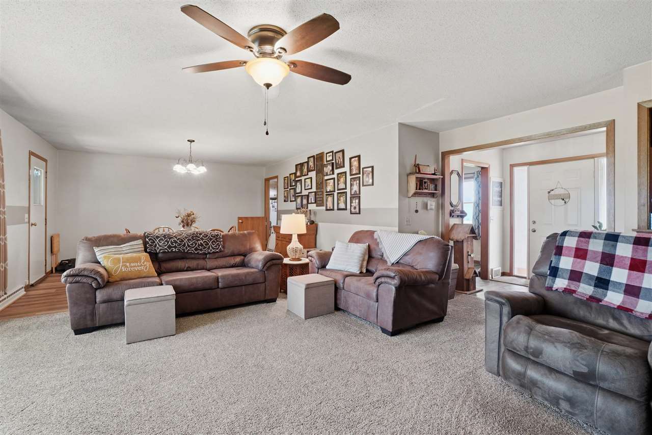 2121 Hwy 6 Trail Marengo IA 52301