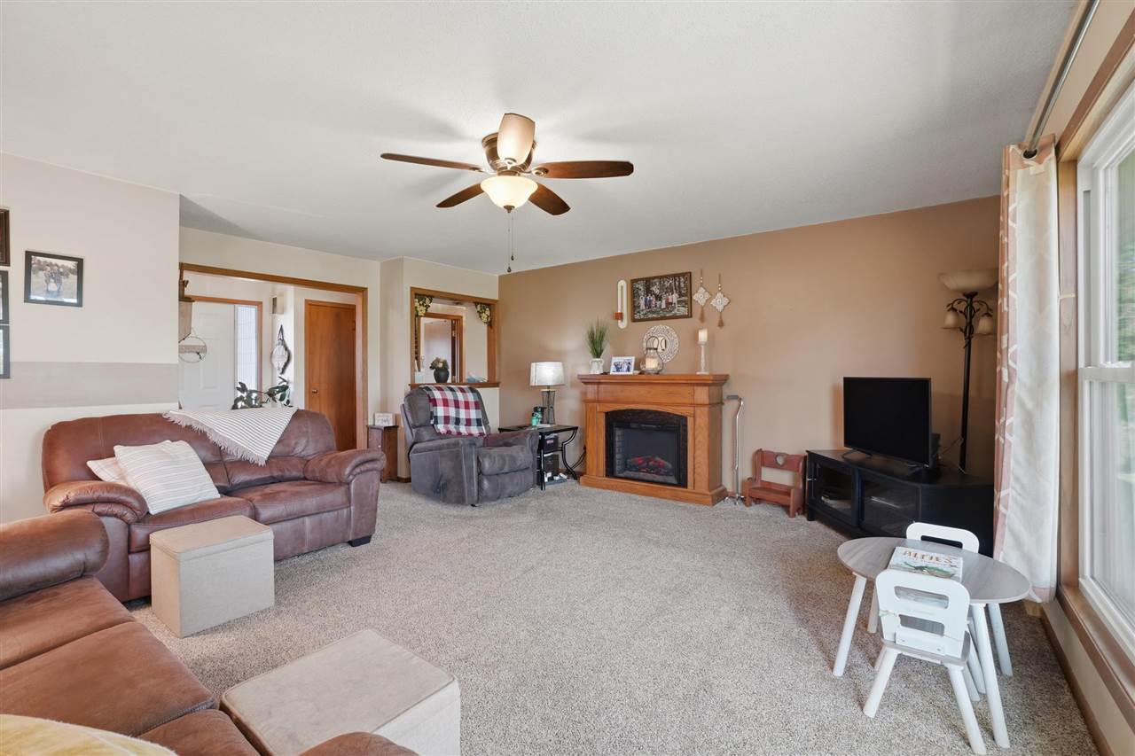 2121 Hwy 6 Trail Marengo IA 52301