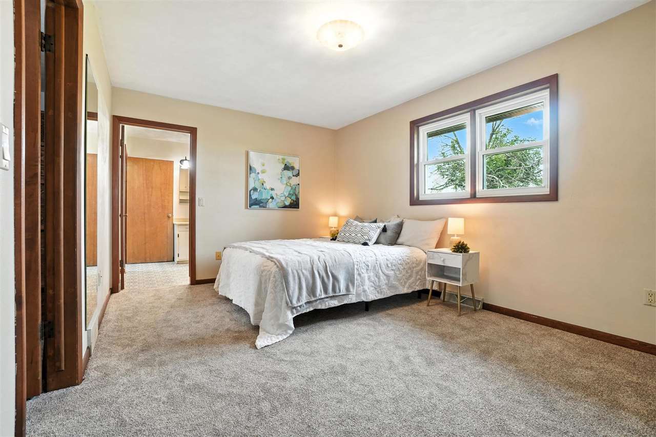 1470 520th Street SW Kalona IA 52247