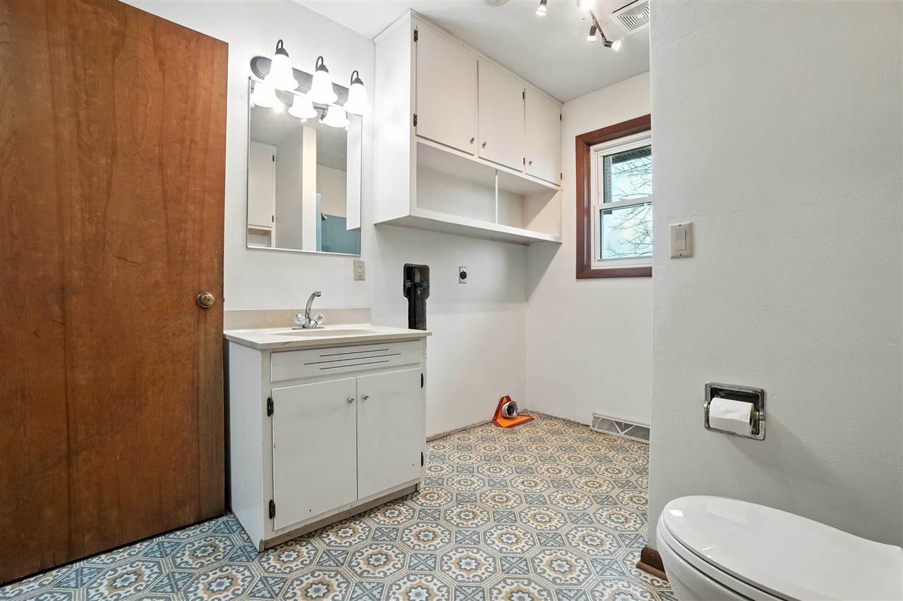 1470 520th Street SW Kalona IA 52247
