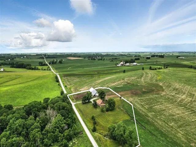 1470 520th Street SW Kalona IA 52247