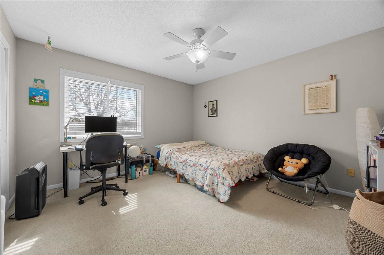 40 Gryn Court Iowa City IA 52246