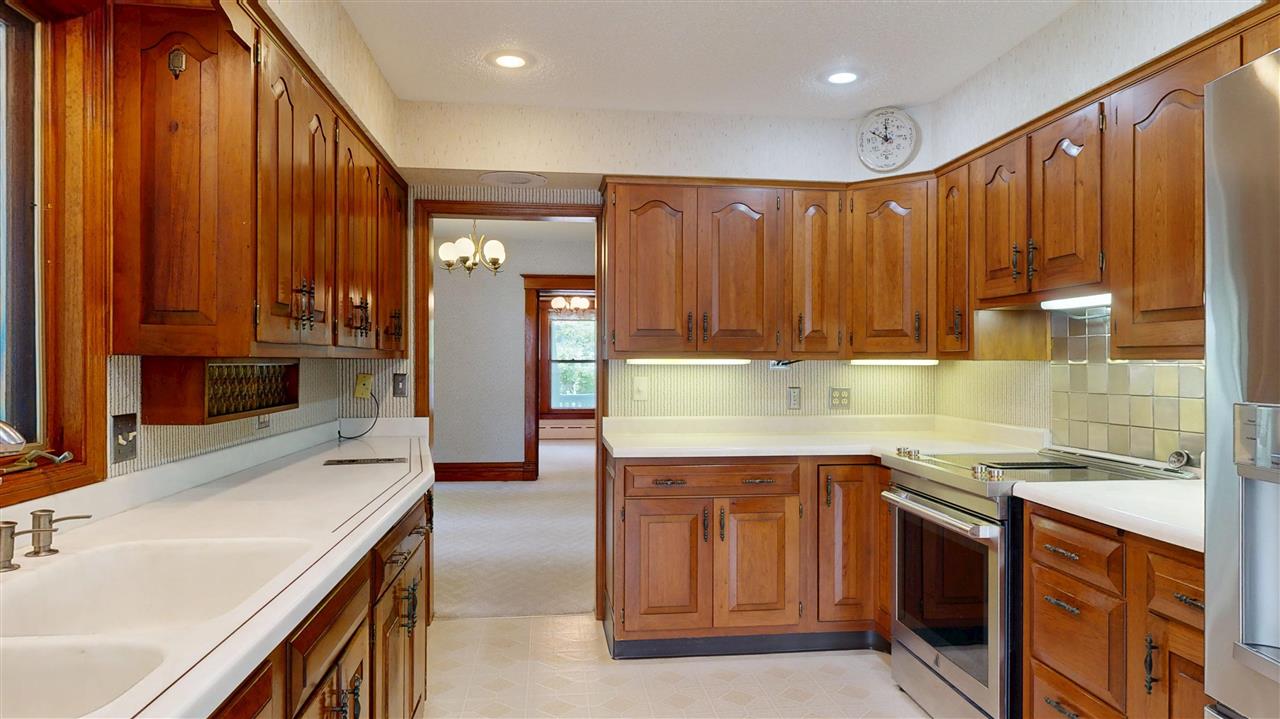 1231 E College Street Iowa City IA 52245