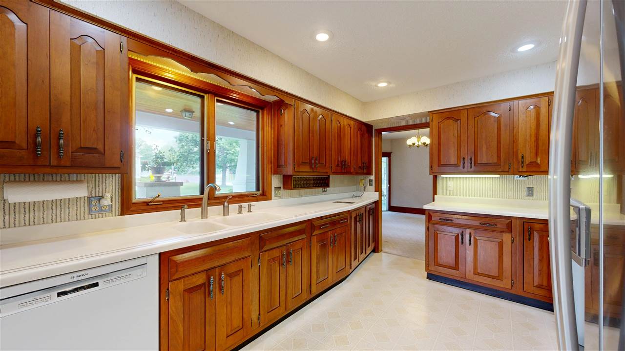 1231 E College Street Iowa City IA 52245