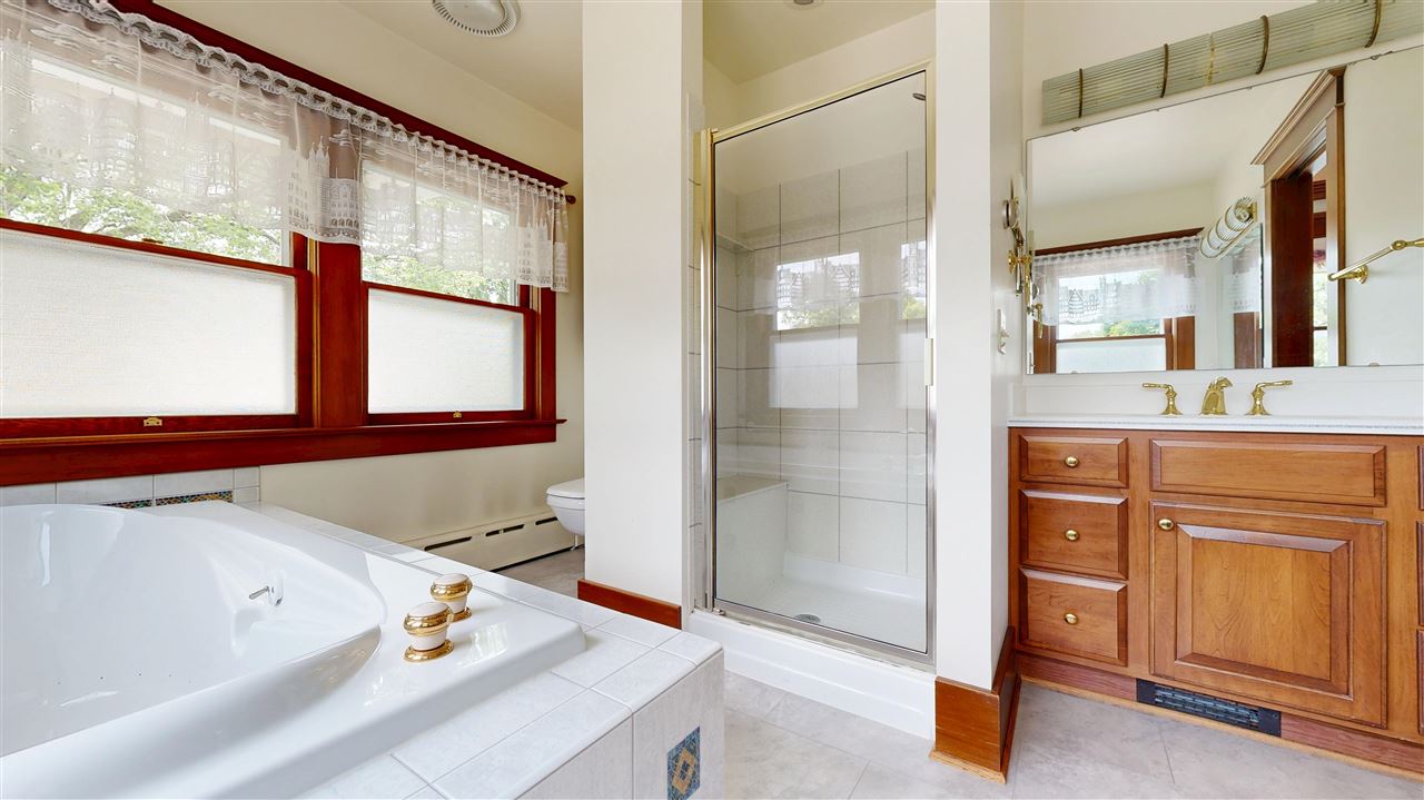 1231 E College Street Iowa City IA 52245