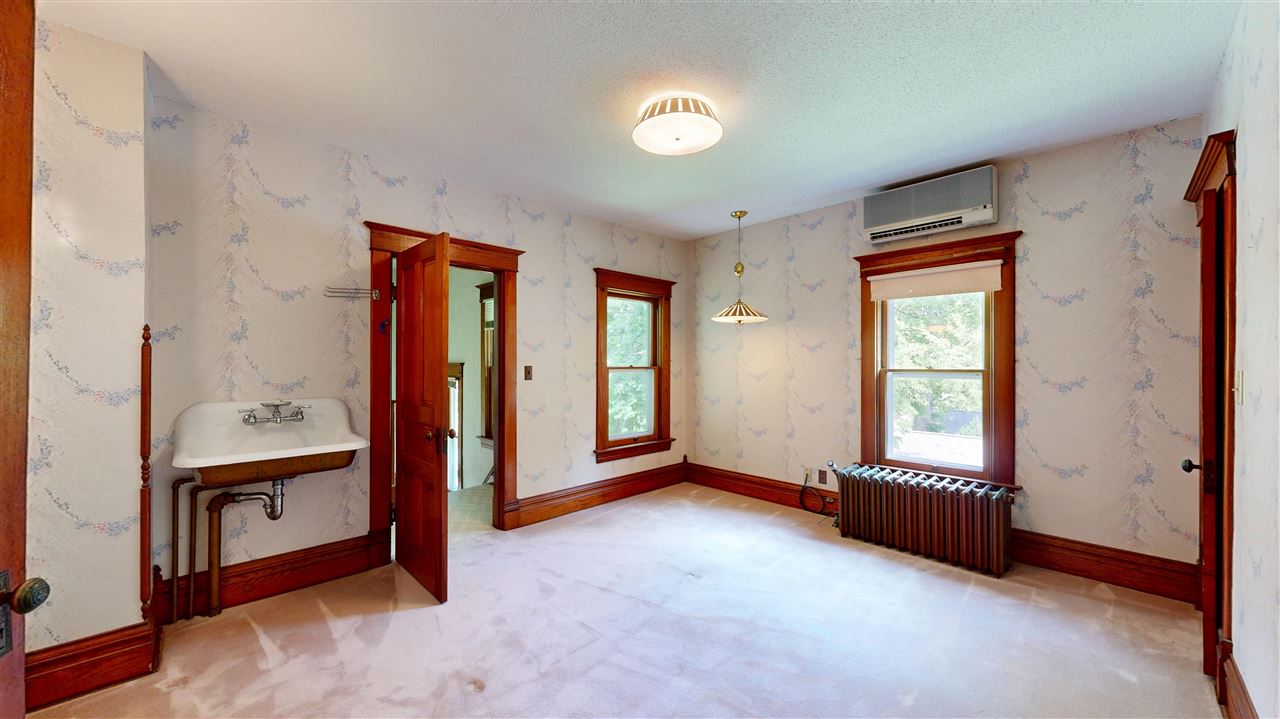 1231 E College Street Iowa City IA 52245