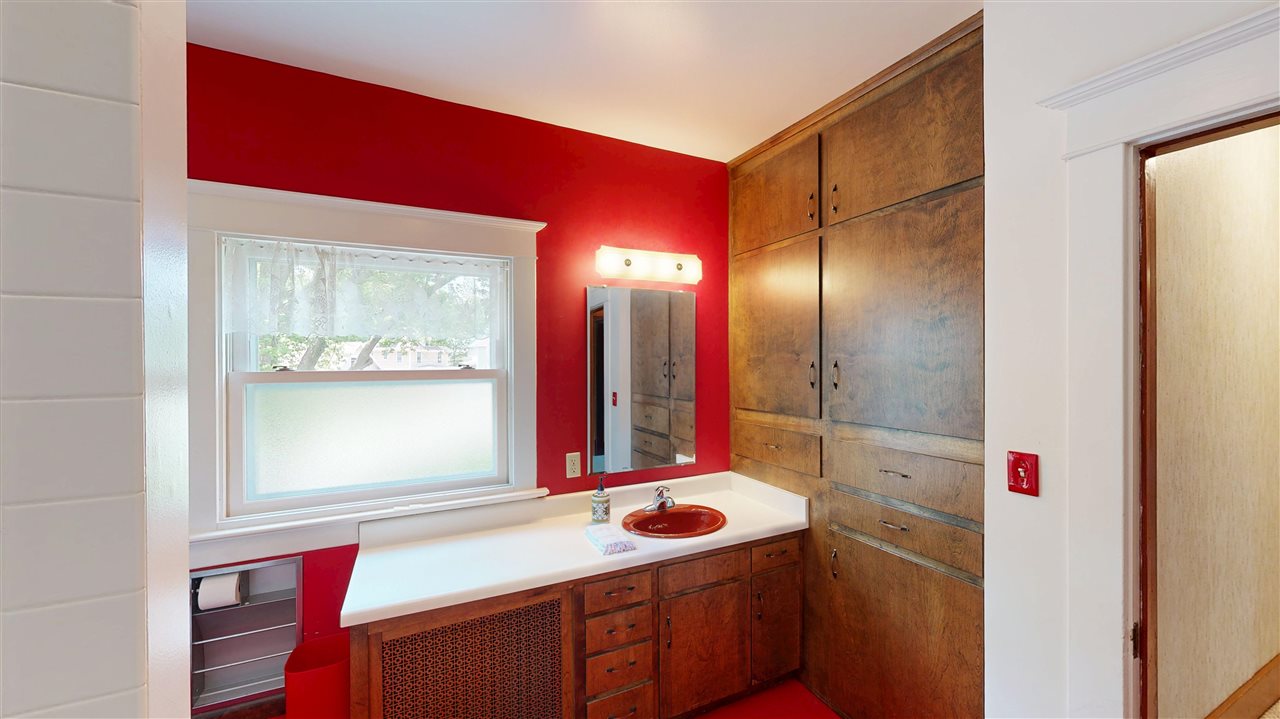 1231 E College Street Iowa City IA 52245