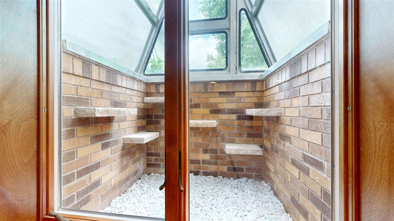 1231 E College Street Iowa City IA 52245