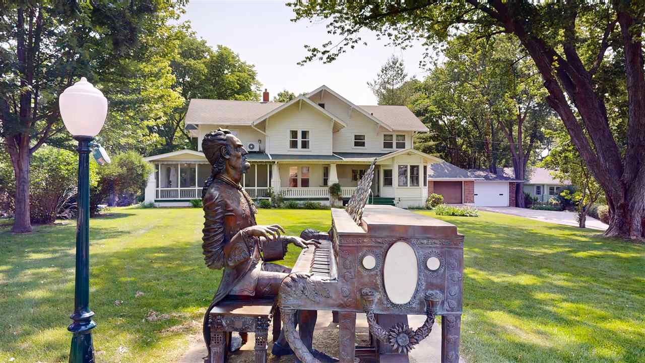 1231 E College Street Iowa City IA 52245