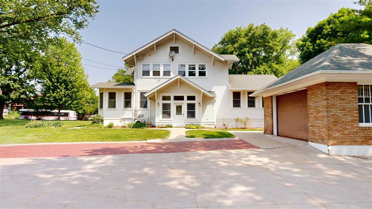 1231 E College Street Iowa City IA 52245