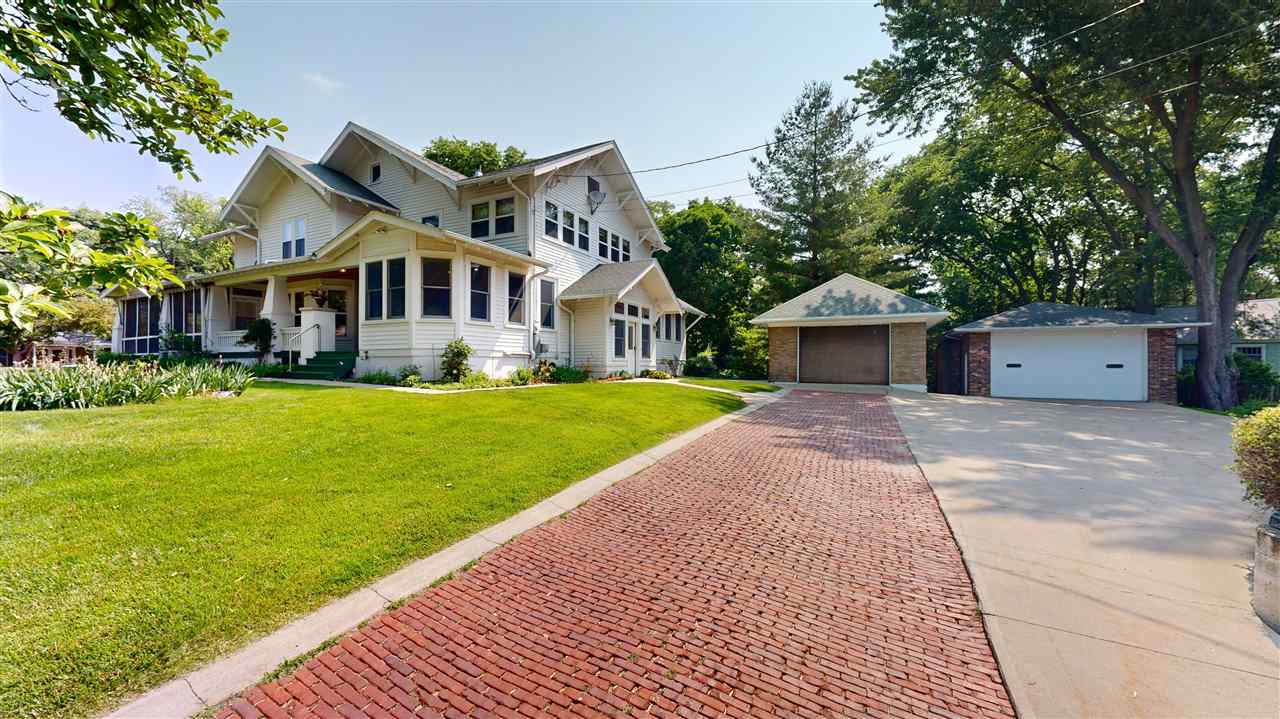 1231 E College Street Iowa City IA 52245