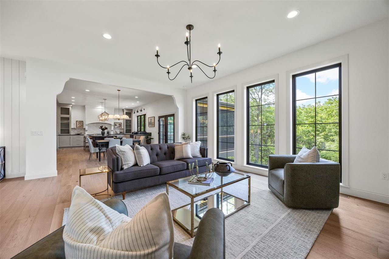 679 Allison Way Iowa City IA 52245