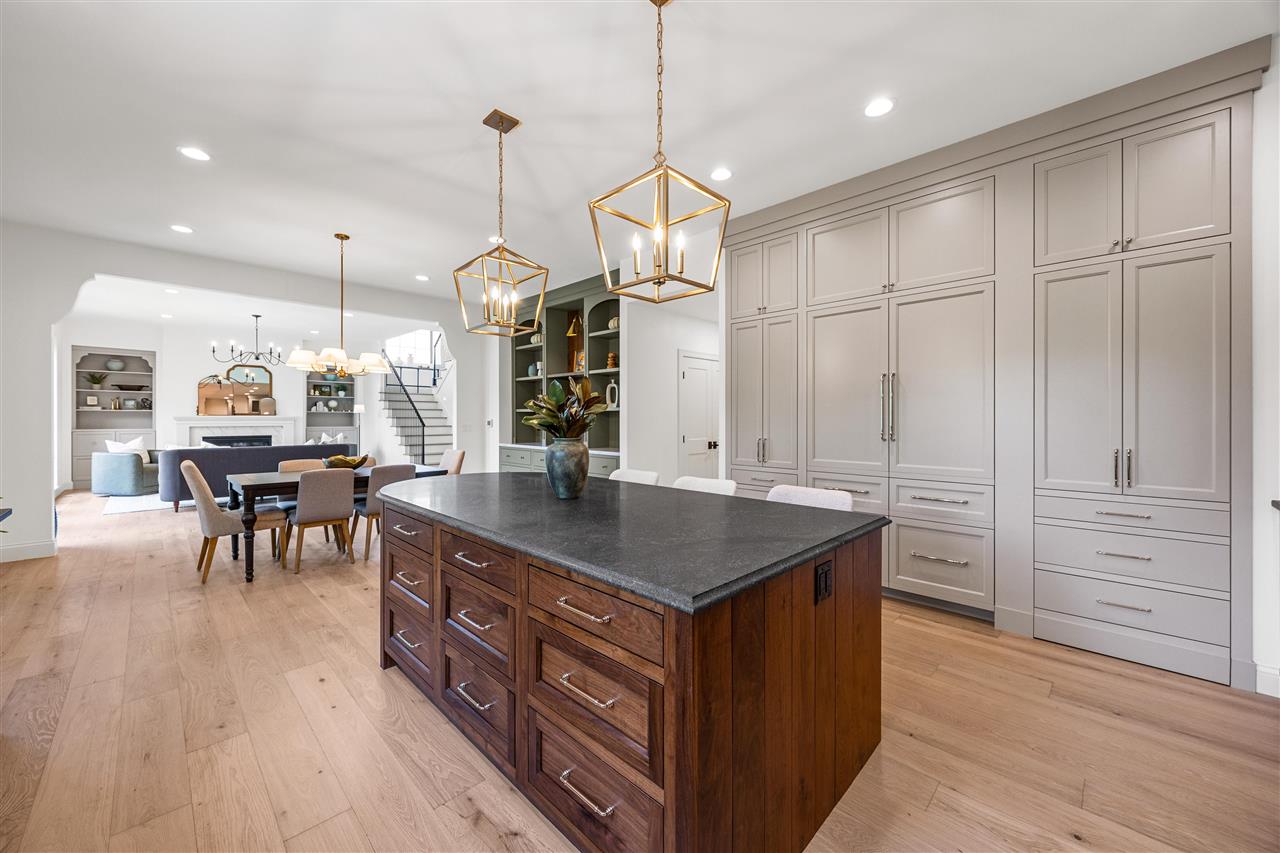 679 Allison Way Iowa City IA 52245