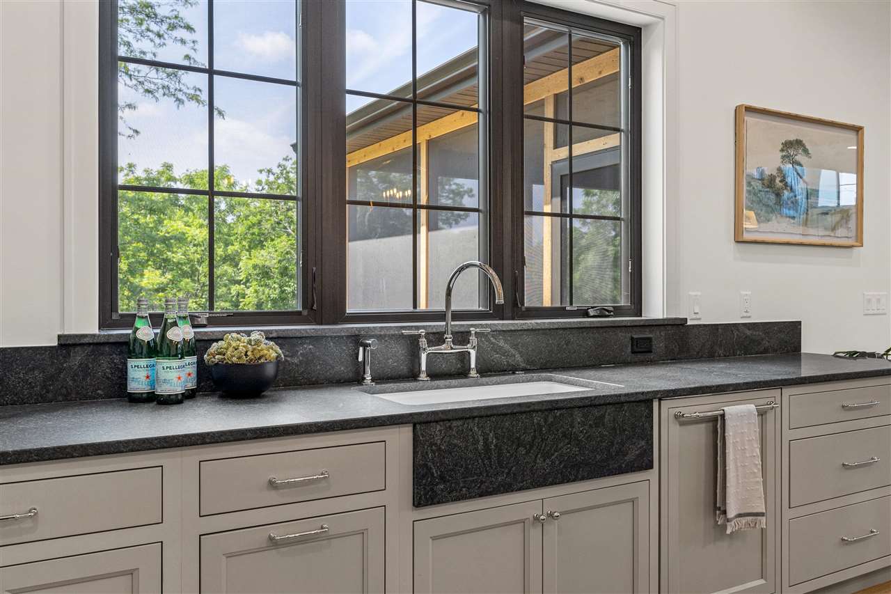 679 Allison Way Iowa City IA 52245