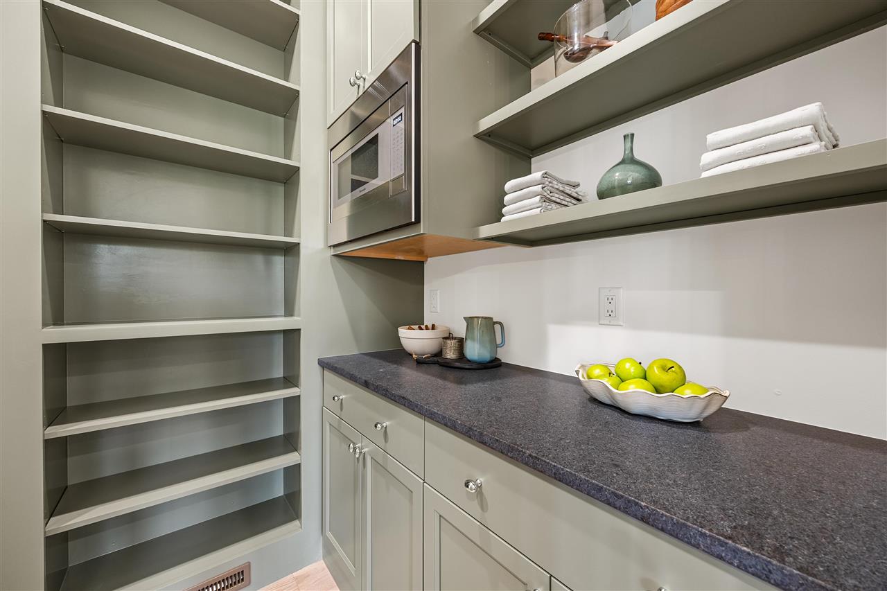 679 Allison Way Iowa City IA 52245