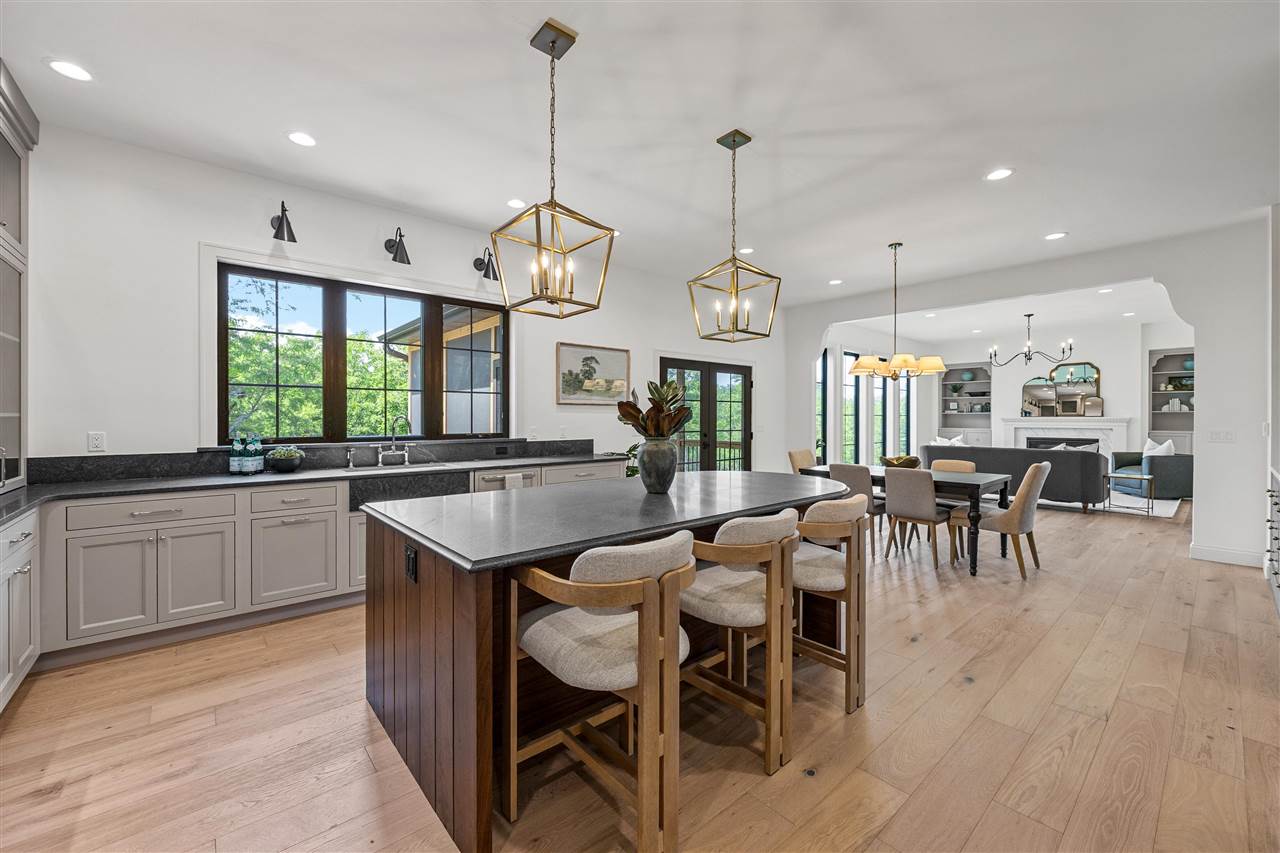 679 Allison Way Iowa City IA 52245