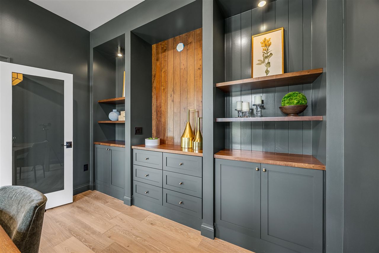 679 Allison Way Iowa City IA 52245