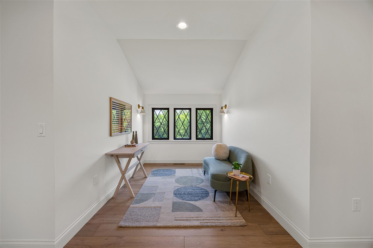 679 Allison Way Iowa City IA 52245