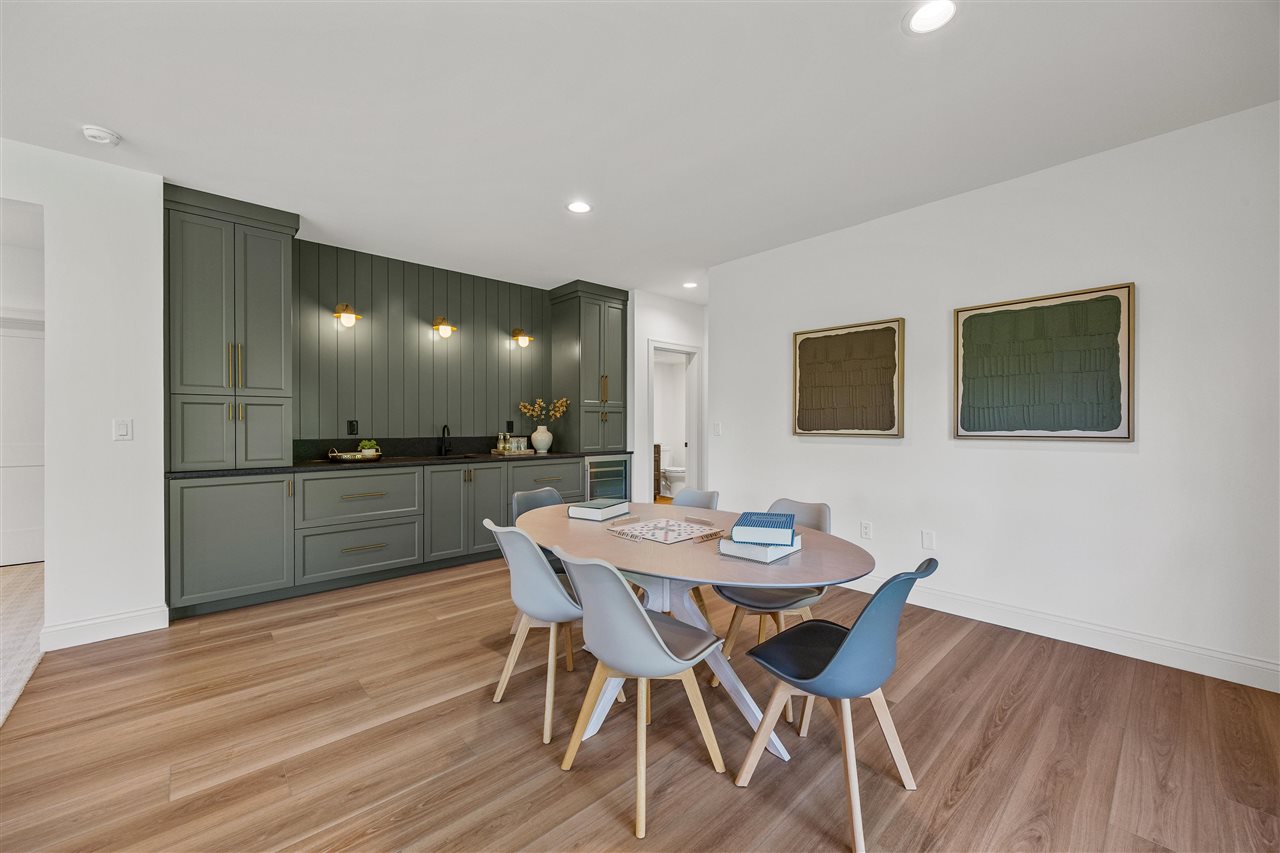 679 Allison Way Iowa City IA 52245