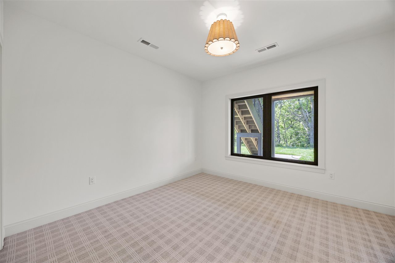 679 Allison Way Iowa City IA 52245