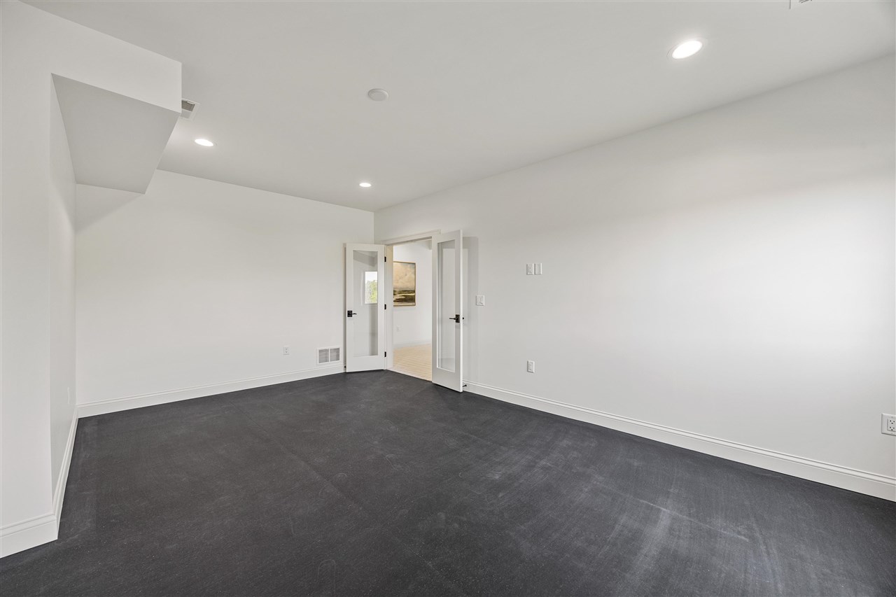 679 Allison Way Iowa City IA 52245