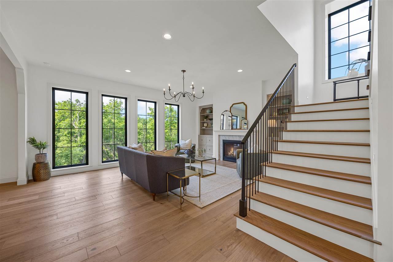 679 Allison Way Iowa City IA 52245