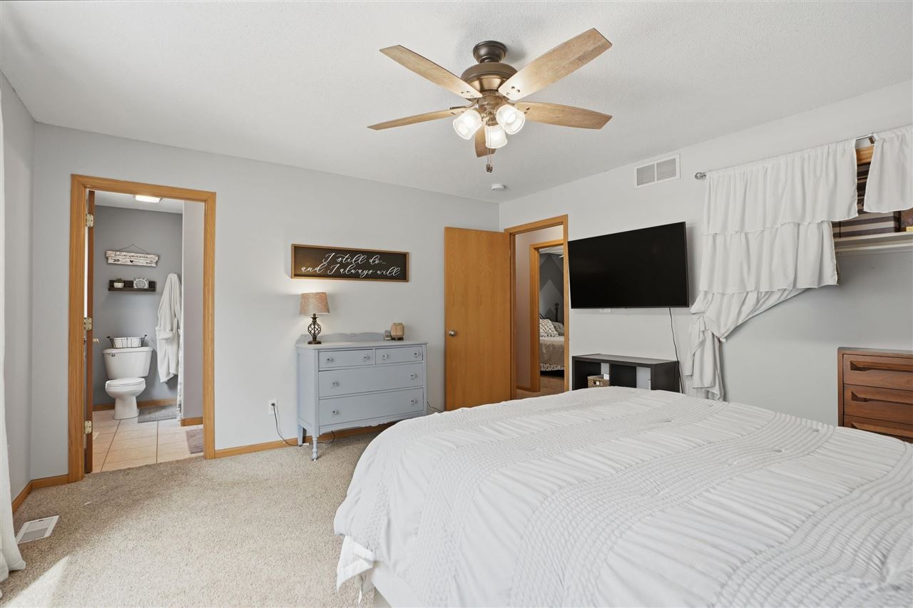 307 W Goldfinch Drive Tiffin IA 52340