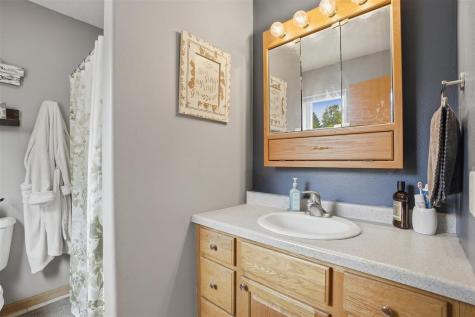 307 W Goldfinch Drive Tiffin IA 52340