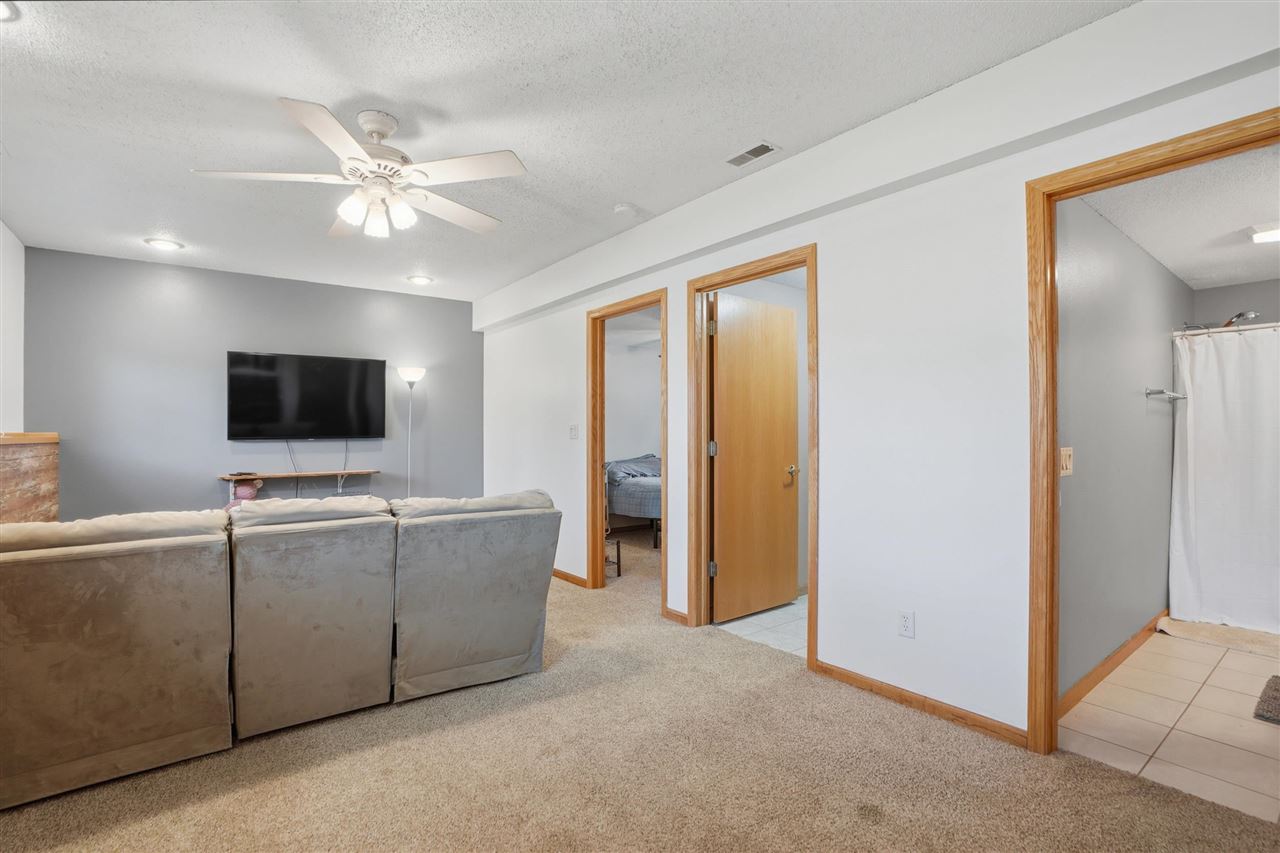 307 W Goldfinch Drive Tiffin IA 52340