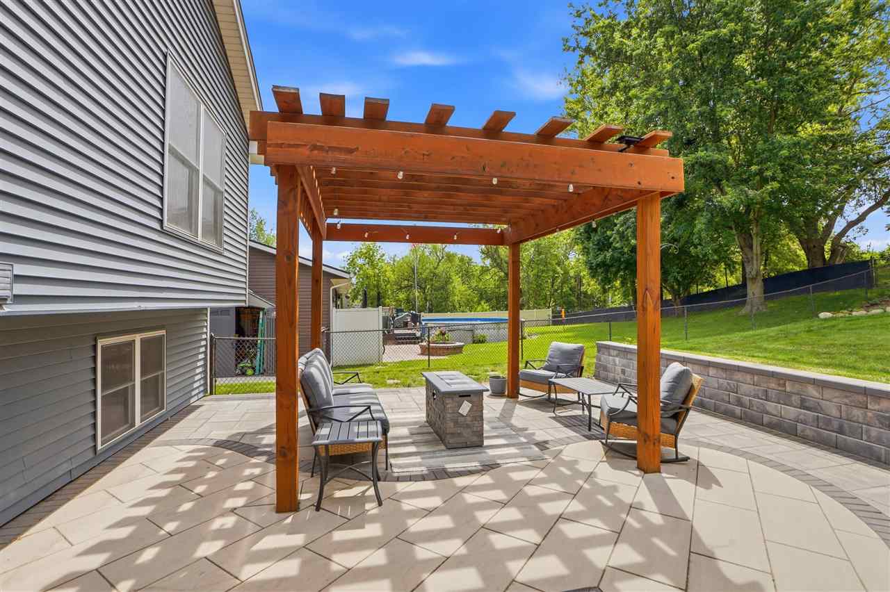 307 W Goldfinch Drive Tiffin IA 52340