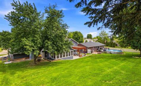 307 W Goldfinch Drive Tiffin IA 52340