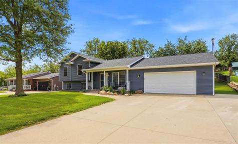 307 W Goldfinch Drive Tiffin IA 52340