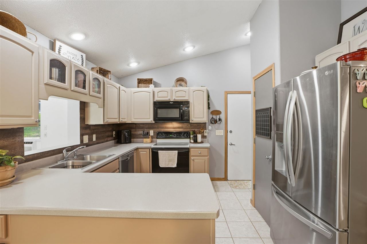 307 W Goldfinch Drive Tiffin IA 52340