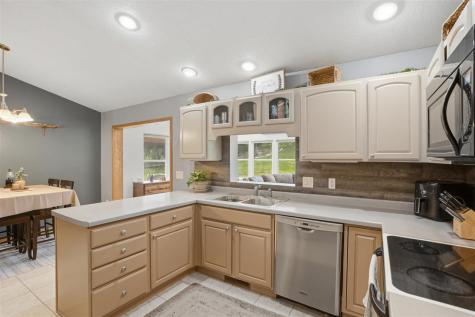 307 W Goldfinch Drive Tiffin IA 52340