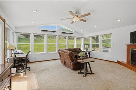 307 W Goldfinch Drive Tiffin IA 52340