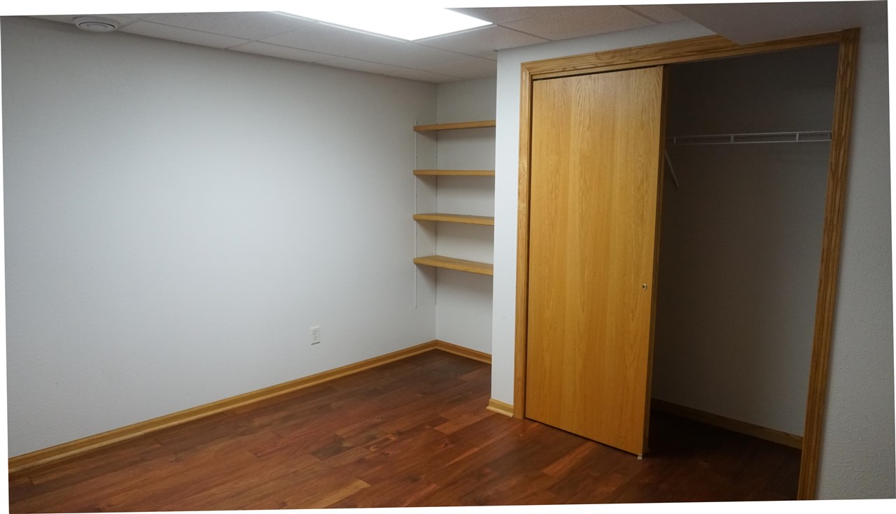 114 W Linn Street Lone Tree IA 52755