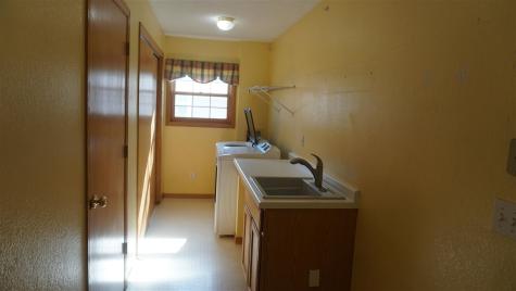 114 W Linn Street Lone Tree IA 52755