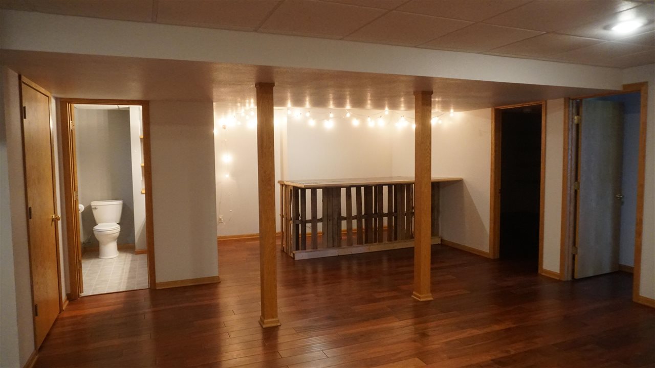114 W Linn Street Lone Tree IA 52755