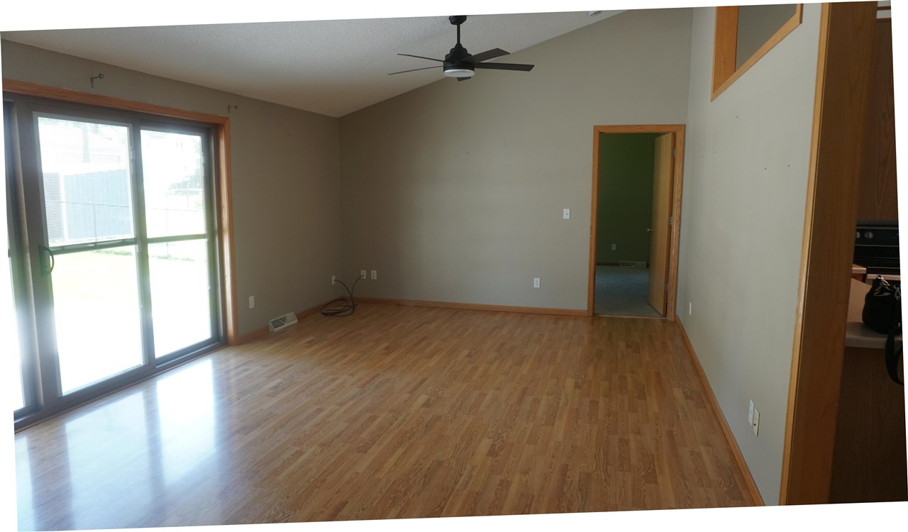 114 W Linn Street Lone Tree IA 52755