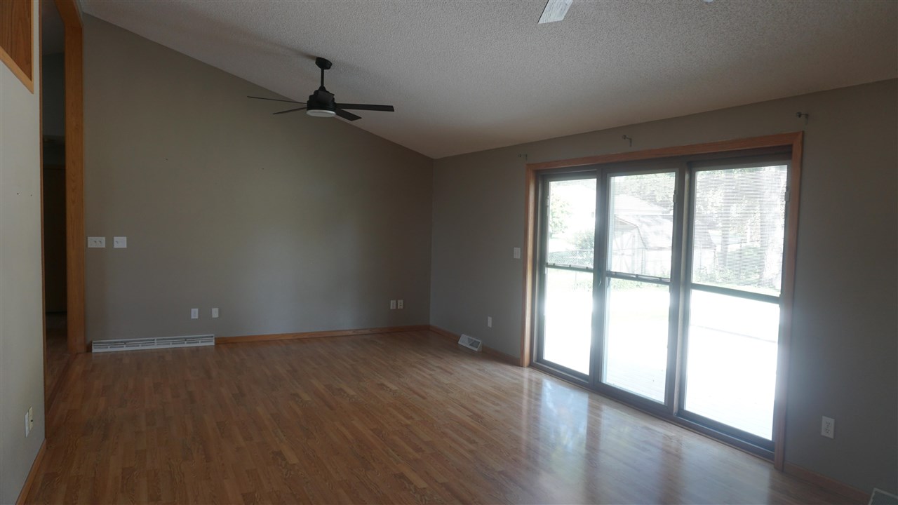 114 W Linn Street Lone Tree IA 52755
